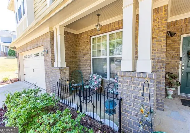 Photo 3 of Single family home for sale at 300 Hampton Pl, Canton, GA 30115 | MLS# 10841011 | Listing updated on 2026-09-19