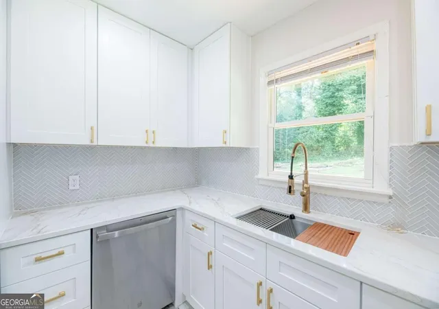 Photo 3 of Single family home for sale at 280 Worthington Dr, Marietta, GA 30068 | MLS# 10842114 | Listing updated on 2026-09-09