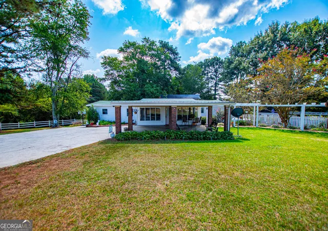 Photo 2 of Single family home for sale at 2074 Roopville Veal Rd, Roopville, GA 30170 | MLS# 10851950 | Listing updated on 2026-10-07