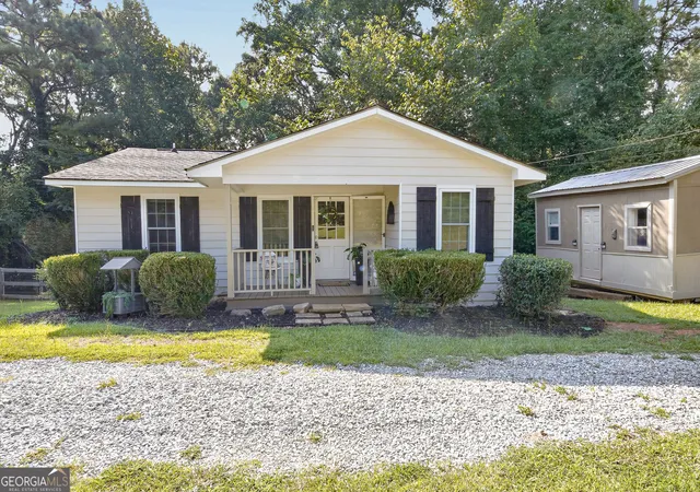 Photo 3 of Sale Pending at 3914 Pine Lake Rd, West Point, GA 31833 | MLS# 10822451 | Listing updated on 2026-09-13