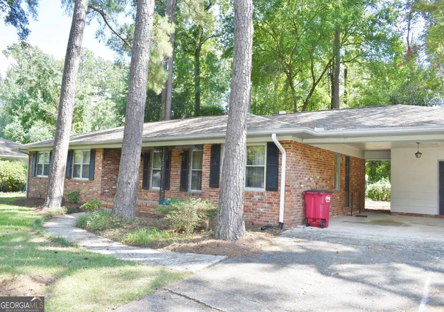 Photo 2 of Sale Pending at 4664 Lattimore Dr, Macon, GA 31210 | MLS# 10839698 | Listing updated on 2026-09-16