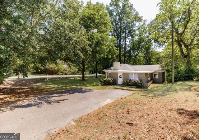 Photo 3 of Single family home for sale at 1620 Milledge Ave, Athens, GA 30605 | MLS# 10850160 | Listing updated on 2026-10-05