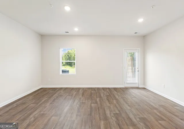 Photo 2 of Townhouse for sale at 8318 Columbia Ct, Palmetto, GA 30268 | MLS# 10799082 | Listing updated on 2026-10-01