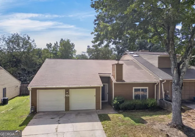 Photo 2 of Condo for sale at 1555 Burnstone Dr, Stone Mountain, GA 30088 | MLS# 10848774 | Listing updated on 2026-10-02