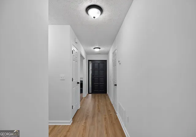 Listing Photo 4 - Condo for sale in building located at 1555 Burnstone Dr, Stone Mountain, GA 30088