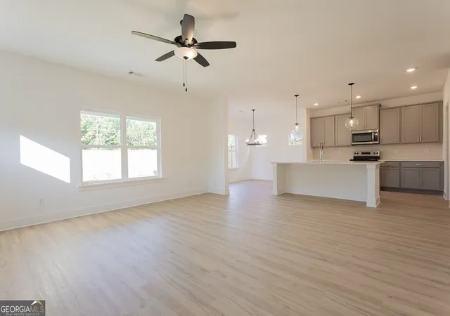 Photo 4 of Single family home for sale at 3041 Sea Aster Way, Buford, GA 30519 | MLS# 10838785 | Listing updated on 2026-09-16