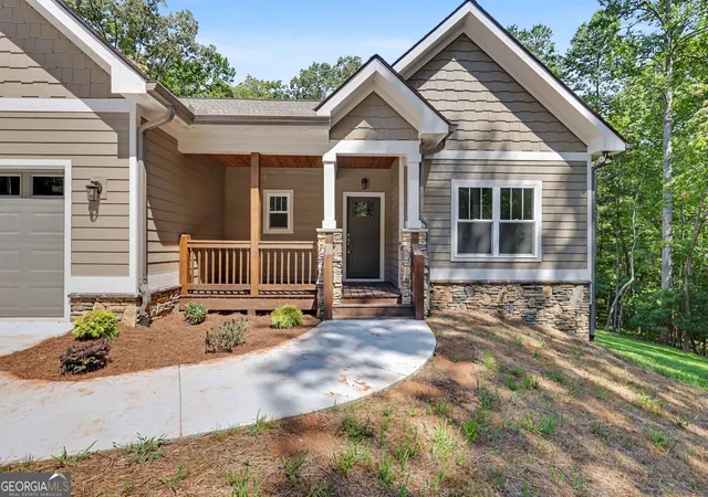 Photo 3 of Sale Pending at 329 Hawks Nest Dr, Blairsville, GA 30512 | MLS# 10839666 | Listing updated on 2026-09-09