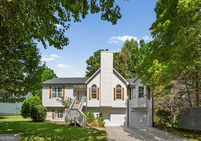 Single family home for sale at 2608 Abbotts Glen Dr NW, Acworth, GA 30101 | MLS# 10844167