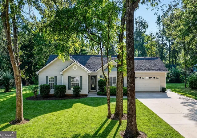 Photo 1 of Single family home for sale at 137 Suwanee Ct, Senoia, GA 30276 | MLS# 10846121 | Listing updated on 2026-09-21