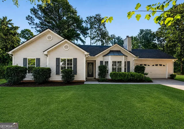 Photo 3 of Single family home for sale at 137 Suwanee Ct, Senoia, GA 30276 | MLS# 10846121 | Listing updated on 2026-09-21
