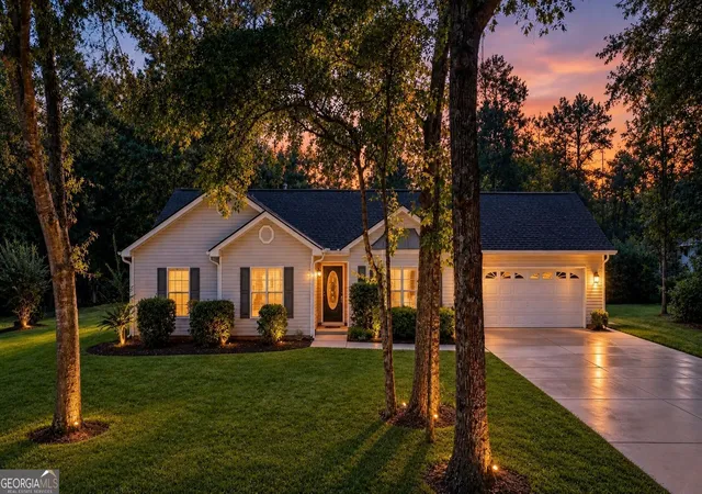 Photo 4 of Single family home for sale at 137 Suwanee Ct, Senoia, GA 30276 | MLS# 10846121 | Listing updated on 2026-09-21