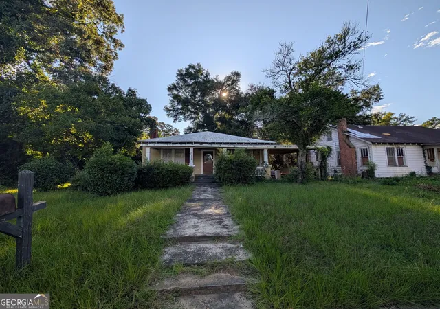Photo 1 of Single family home for sale at 911 Anderson St, Bainbridge, GA 39819 | MLS# 10846814 | Listing updated on 2026-09-22