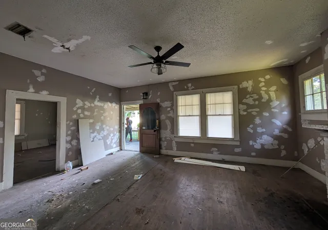 Photo 2 of Single family home for sale at 911 Anderson St, Bainbridge, GA 39819 | MLS# 10846814 | Listing updated on 2026-09-22