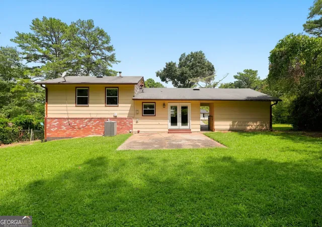 Photo 4 of Single family home for sale at 3713 Elkridge Dr, Decatur, GA 30032 | MLS# 10841985 | Listing updated on 2026-10-30