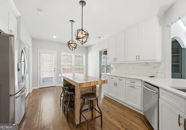 Photo 2 of Single family home for sale at 2041 Castlemaine Cir, Woodstock, GA 30189 | MLS# 10843038 | Listing updated on 2026-09-11