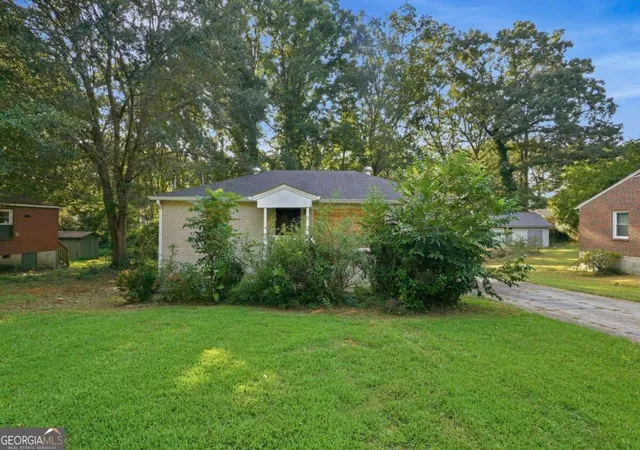 Photo 1 of Single family home for sale at 1877 Selwyn Dr, Decatur, GA 30035 | MLS# 10851633 | Listing updated on 2026-09-23