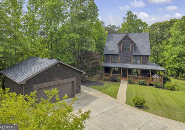 Photo 2 of Single family home for sale at 946 Riverdale Rd, Toccoa, GA 30577 | MLS# 10799471 | Listing updated on 2026-09-14