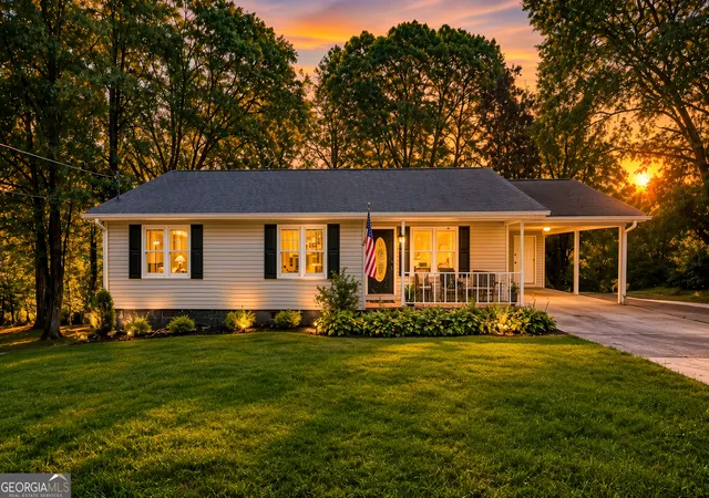 Photo 1 of Single family home for sale at 3016 Summer Lake Dr, Gainesville, GA 30506 | MLS# 10843202 | Listing updated on 2026-09-24