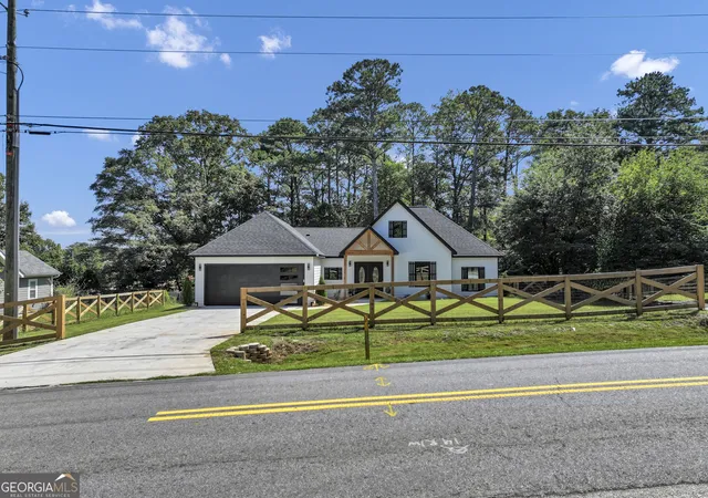 Photo 3 of Single family home for sale at 61 Doris St, Mcdonough, GA 30253 | MLS# 10846483 | Listing updated on 2026-09-23