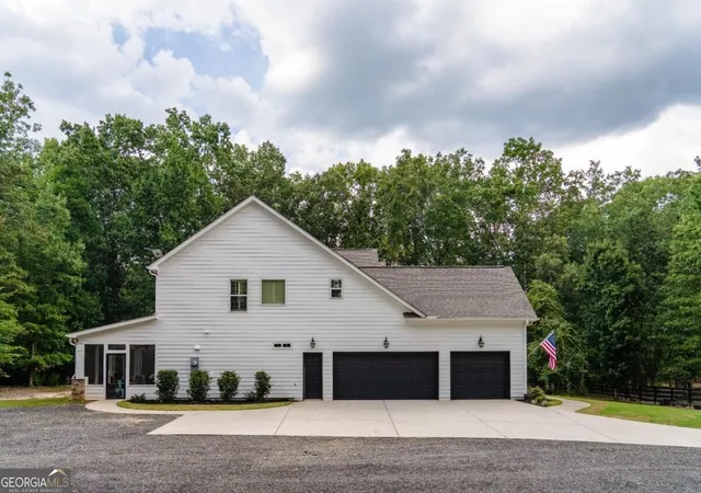 Photo 4 of Single family home for sale at 513 Bankstown Rd, Brooks, GA 30205 | MLS# 10841346 | Listing updated on 2026-09-09