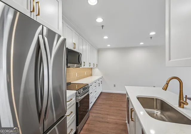 Photo 2 of Condo for sale at 300 Johnson Fry Rd Ne #B-601, Sandy Springs, GA 30328 | MLS# 10837168 | Listing updated on 2026-09-15