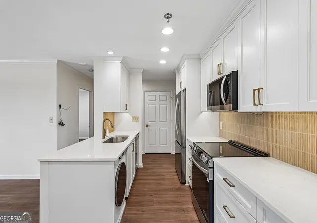 Photo 4 of Condo for sale at 300 Johnson Fry Rd NE #B-601, Sandy Springs, GA 30328 | MLS# 10837168 | Listing updated on 2026-09-15