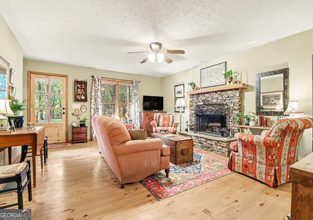 Photo 4 of Single family home for sale at 555 River Flow Dr, Dahlonega, GA 30533 | MLS# 10834517 | Listing updated on 2026-10-23