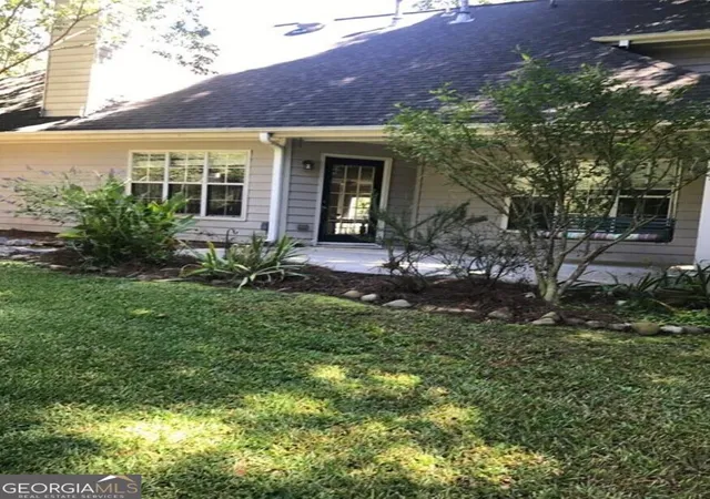 Photo 2 of Sale Pending at 424 Wisteria Pl Cir, Grayson, GA 30017 | MLS# 10841481 | Listing updated on 2026-09-18