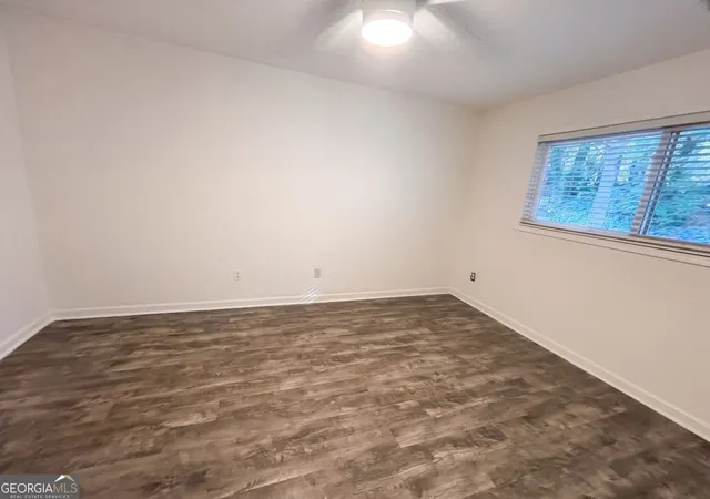 Photo 3 of Condo for sale at 1113 Lake Pointe Cir, Roswell, GA 30075 | MLS# 10874920 | Listing updated on 2026-10-31