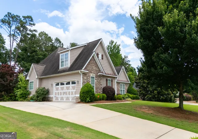 Photo 2 of Single family home for sale at 112 Caraway Rd, Locust Grove, GA 30248 | MLS# 10836955 | Listing updated on 2026-09-12