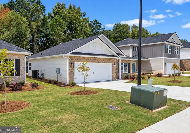 Photo 2 of Single family home for sale at 200 Chaucer Ln #LOT 72, Carrollton, GA 30117 | MLS# 10874885 | Listing updated on 2026-10-28
