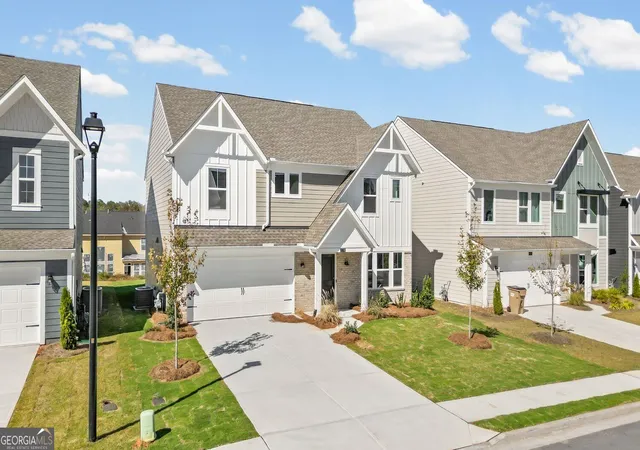 Photo 2 of Sale Pending at 178 Warrior Ct, Hoschton, GA 30548 | MLS# 10823947 | Listing updated on 2026-10-27