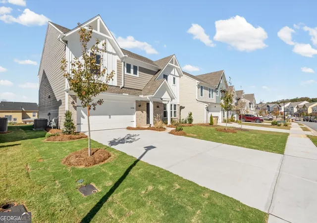 Photo 3 of Sale Pending at 178 Warrior Ct, Hoschton, GA 30548 | MLS# 10823947 | Listing updated on 2026-10-27