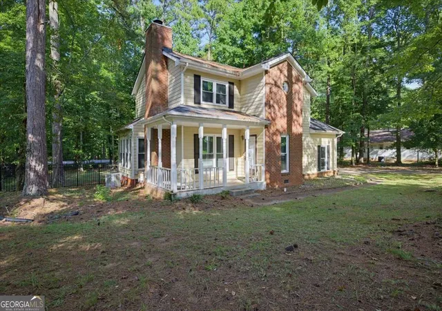 Photo 2 of Single family home for sale at 210 Groveland Dr, Peachtree City, GA 30269 | MLS# 10845185 | Listing updated on 2026-10-08