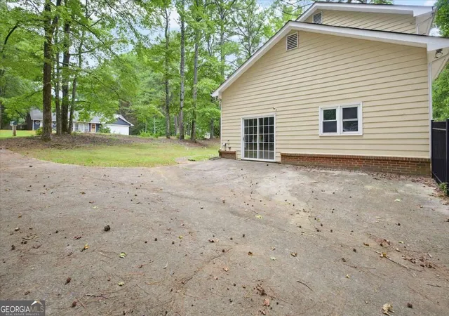 Photo 3 of Single family home for sale at 210 Groveland Dr, Peachtree City, GA 30269 | MLS# 10845185 | Listing updated on 2026-10-08
