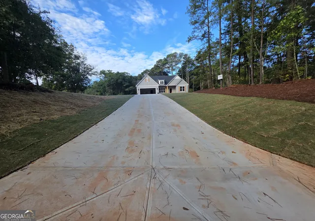 Photo 1 of Sale Pending at 460 Bob Thomas Rd, Jackson, GA 30233 | MLS# 10845937 | Listing updated on 2026-09-26