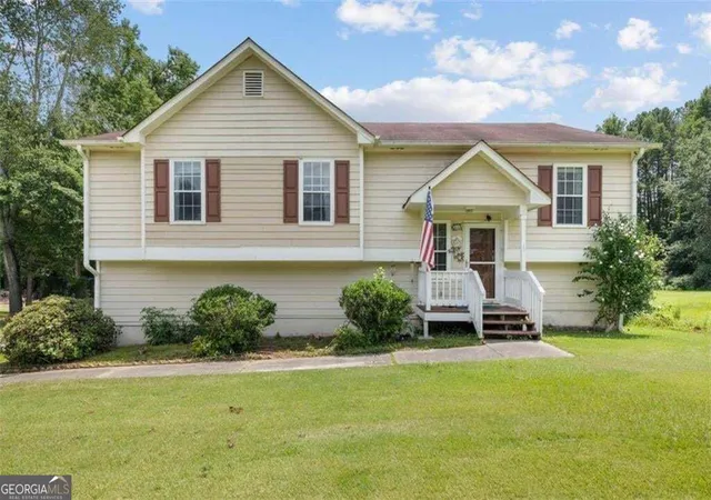 Photo 1 of Single family home for sale at 306 Crosswalk Dr, Auburn, GA 30011 | MLS# 10849914 | Listing updated on 2026-10-05