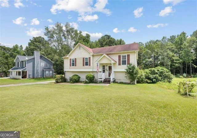 Photo 2 of Single family home for sale at 306 Crosswalk Dr, Auburn, GA 30011 | MLS# 10849914 | Listing updated on 2026-10-05