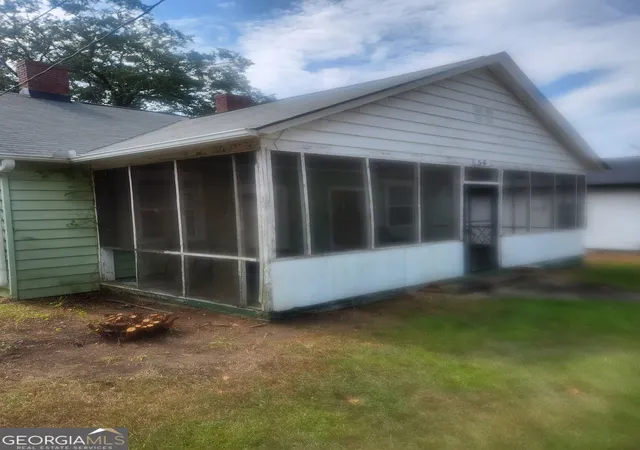 Photo 3 of Sale Pending at 54 Poplar St, Porterdale, GA 30014 | MLS# 10851728 | Listing updated on 2026-10-02