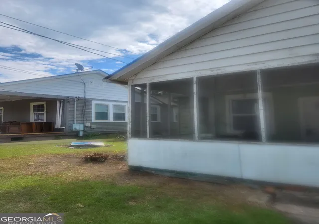 Photo 4 of Sale Pending at 54 Poplar St, Porterdale, GA 30014 | MLS# 10851728 | Listing updated on 2026-10-02
