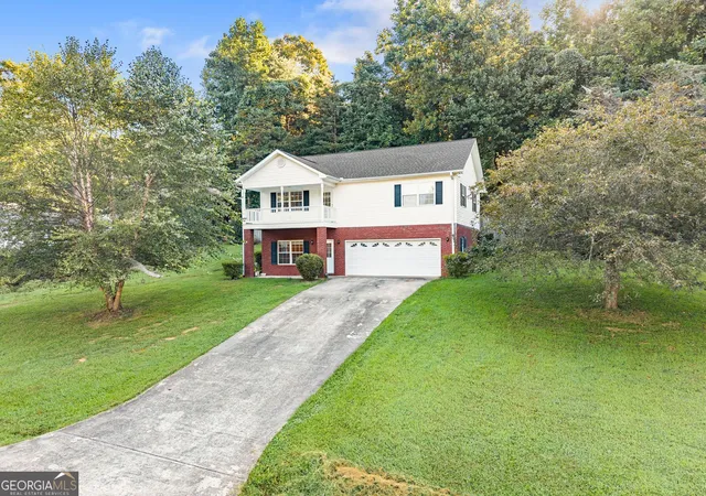 Photo 3 of Single family home for sale at 35 Clara Bell Dr, Cleveland, GA 30528 | MLS# 10834089 | Listing updated on 2026-09-15
