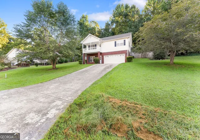 Photo 3 of Single family home for sale at 35 Clara Bell Dr, Cleveland, GA 30528 | MLS# 10834089 | Listing updated on 2026-09-15