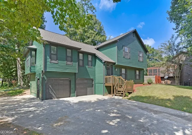 Photo 2 of Single family home for sale at 972 Tyrell Dr, Austell, GA 30106 | MLS# 10851321 | Listing updated on 2026-10-07