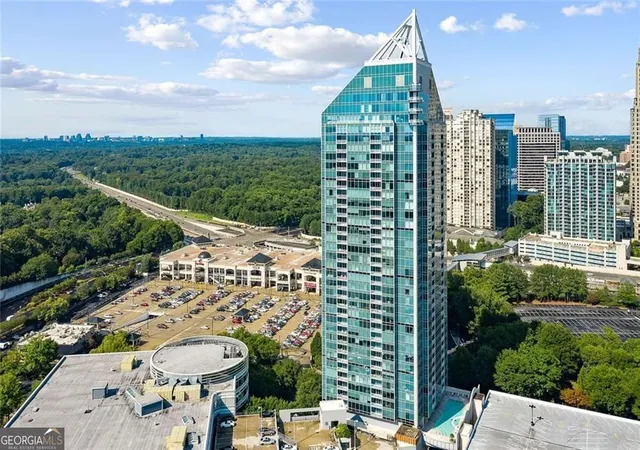 Photo 2 of Condo for sale at 3338 Peachtree Rd Ne #1810, Atlanta, GA 30326 | MLS# 10839511 | Listing updated on 2026-09-10
