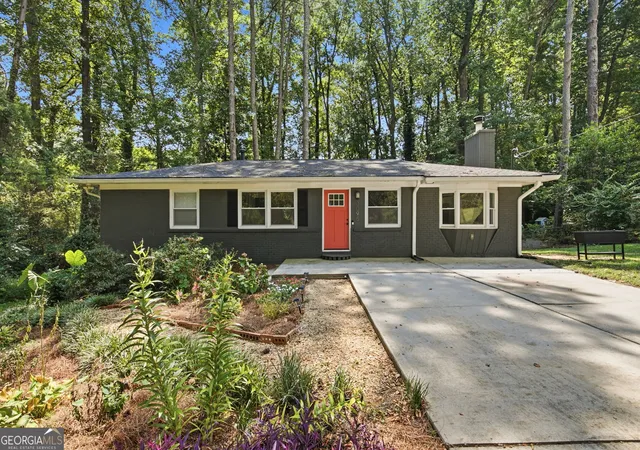 Photo 1 of Sale Pending at 3095 Hollywood Dr, Decatur, GA 30033 | MLS# 10845508 | Listing updated on 2026-09-22