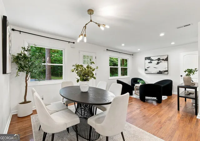 Photo 2 of Sale Pending at 3095 Hollywood Dr, Decatur, GA 30033 | MLS# 10845508 | Listing updated on 2026-09-22