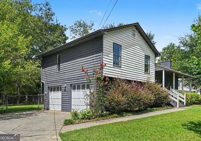 Photo 3 of Single family home for sale at 56 Noses Crk Rd SW, Marietta, GA 30064 | MLS# 10764590 | Listing updated on 2026-09-02