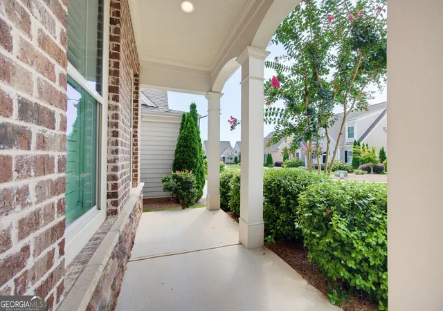 Photo 4 of Sale Pending at 333 Little Pine Ln, Woodstock, GA 30188 | MLS# 10837055 | Listing updated on 2026-09-10