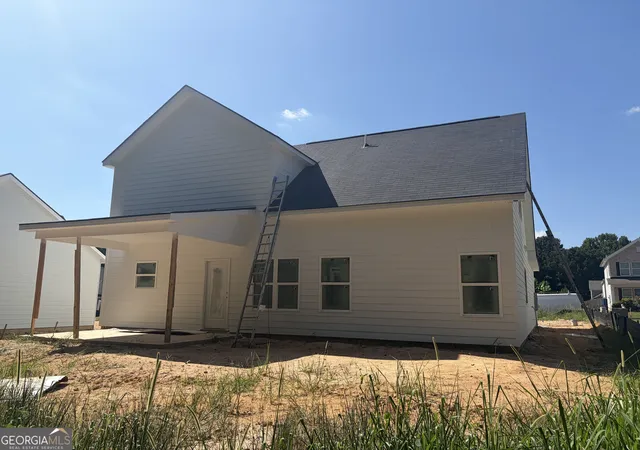 Photo 2 of Single family home for sale at 135 Hunts Ml Cir, Griffin, GA 30224 | MLS# 10819073 | Listing updated on 2026-09-09