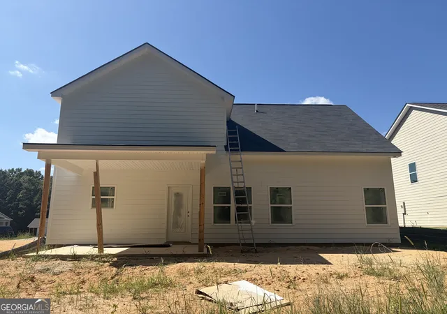 Photo 3 of Single family home for sale at 135 Hunts Ml Cir, Griffin, GA 30224 | MLS# 10819073 | Listing updated on 2026-09-09